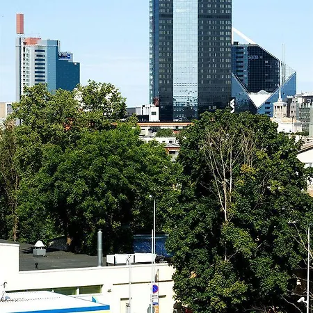 אכסניה Erasmus Residence *